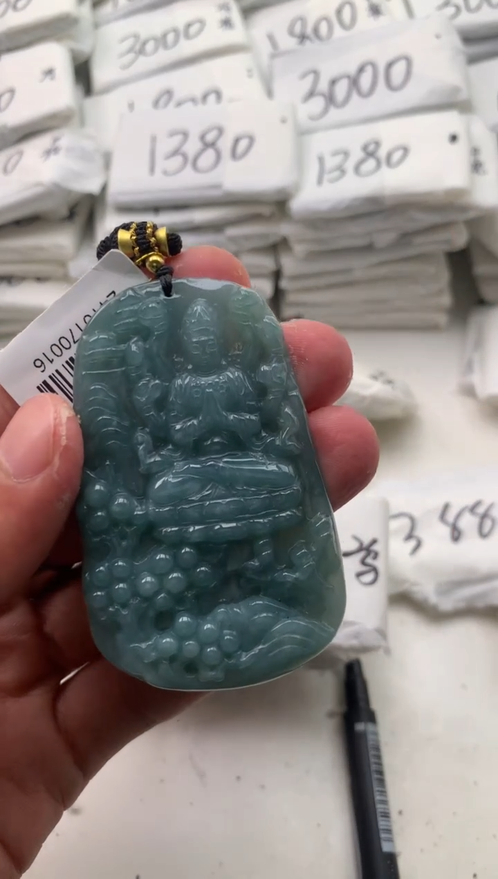 【闪购商品】翡翠颈饰未镶嵌千手观音【品质一般介意慎拍】