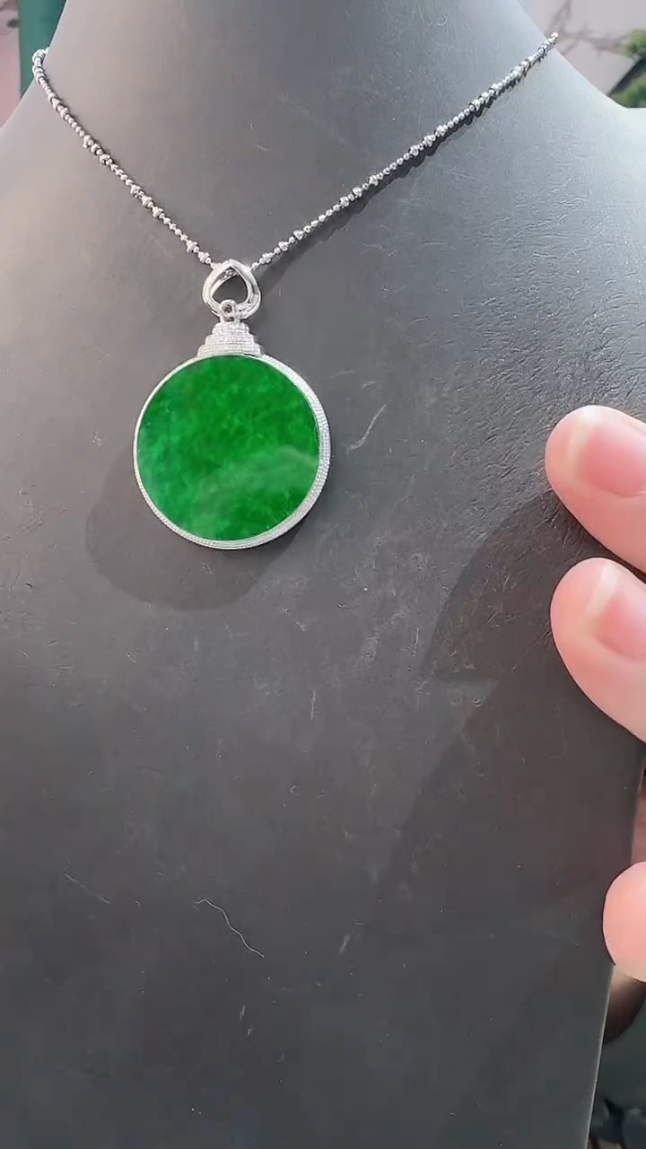 颈饰18K金镶嵌翡翠888888888888