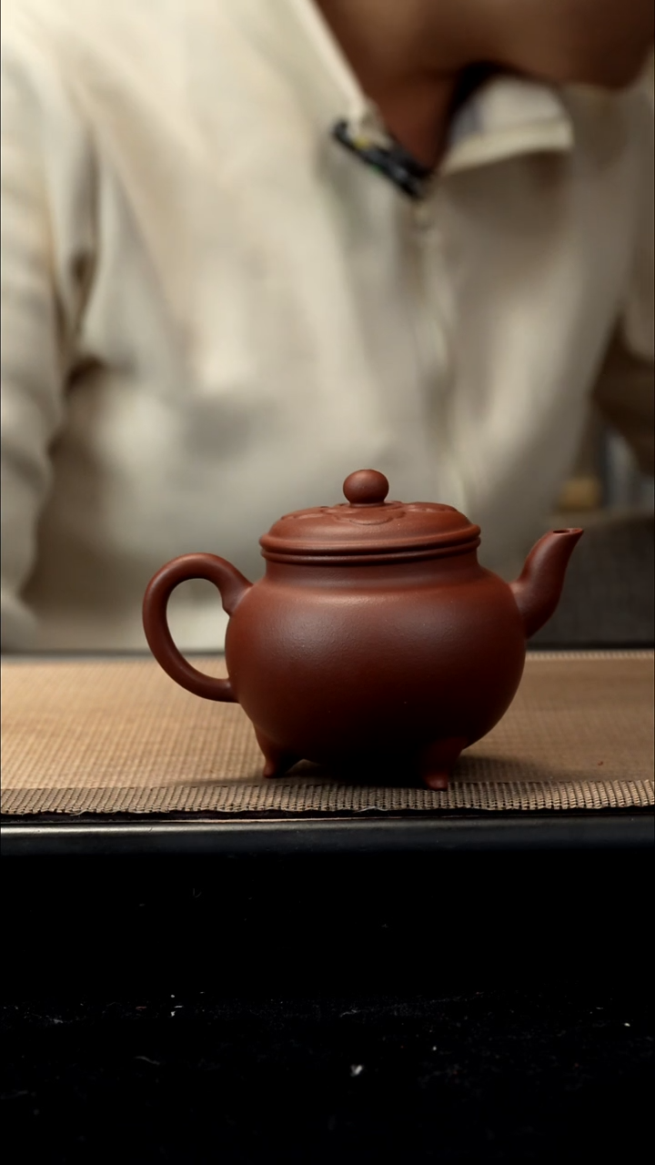 紫砂茶盏中槽清三足150CC微瑕