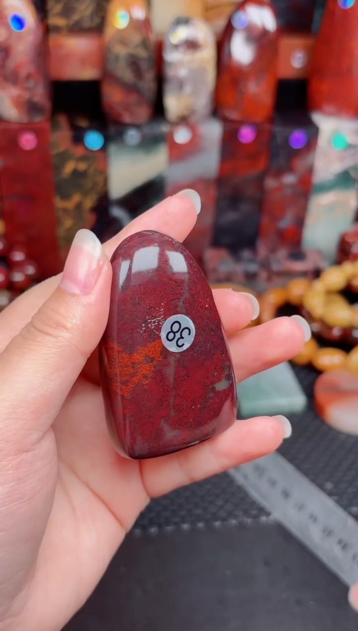 玉桂林鸡血玉印章摆件38