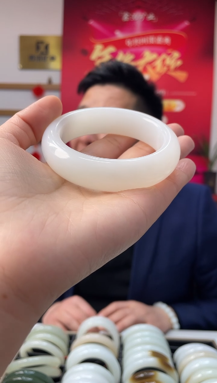 【闪购商品】和田玉手镯未镶嵌宽版手镯 C5877 圈口57