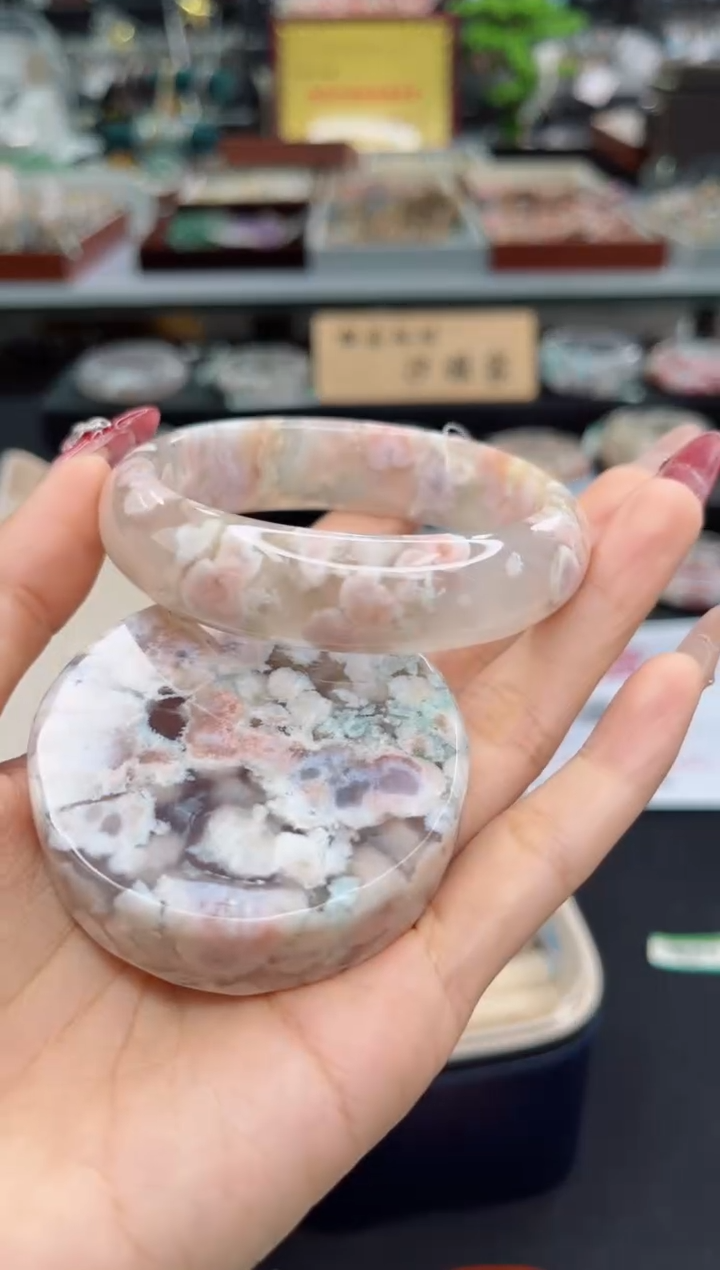 【闪购商品】石英质玉手镯未镶嵌59圈口（赠品镯心）8S8210