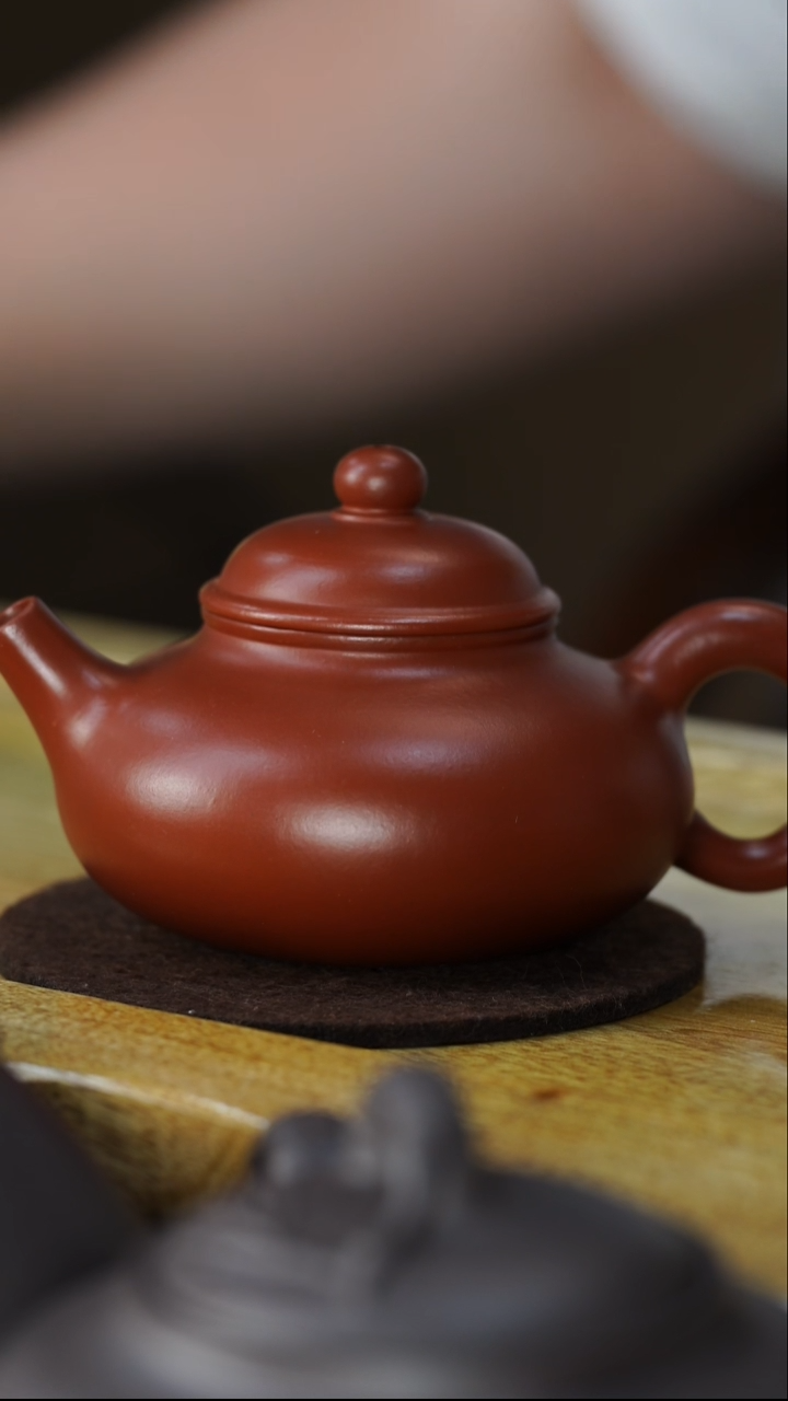 工堂直营精工半手紫砂壶