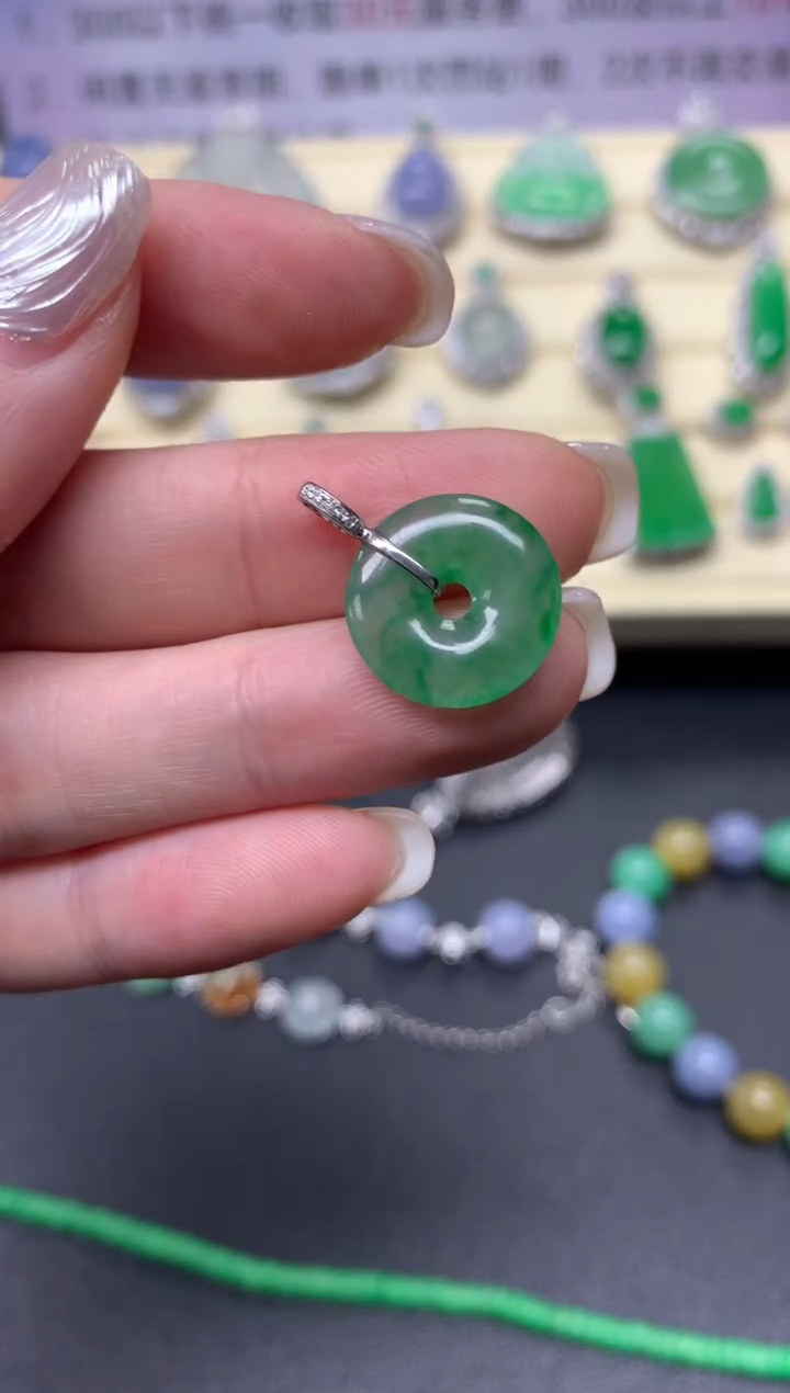 【闪购商品】翡翠吊坠(不含链)18K金镶嵌吊坠|1800+180