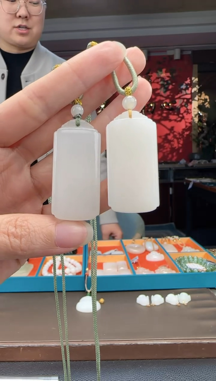 颈饰未镶嵌和田玉白玉无事牌 多样性发货拍一发一