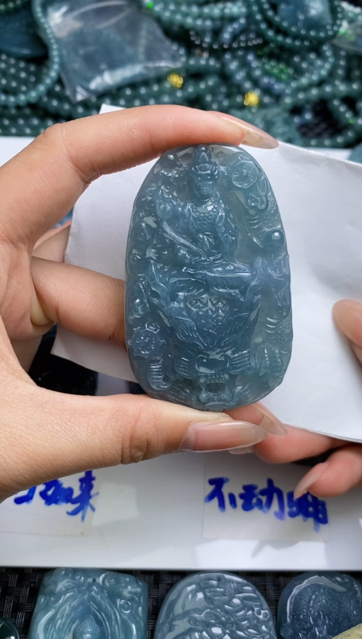 【闪购商品】翡翠颈饰未镶嵌         