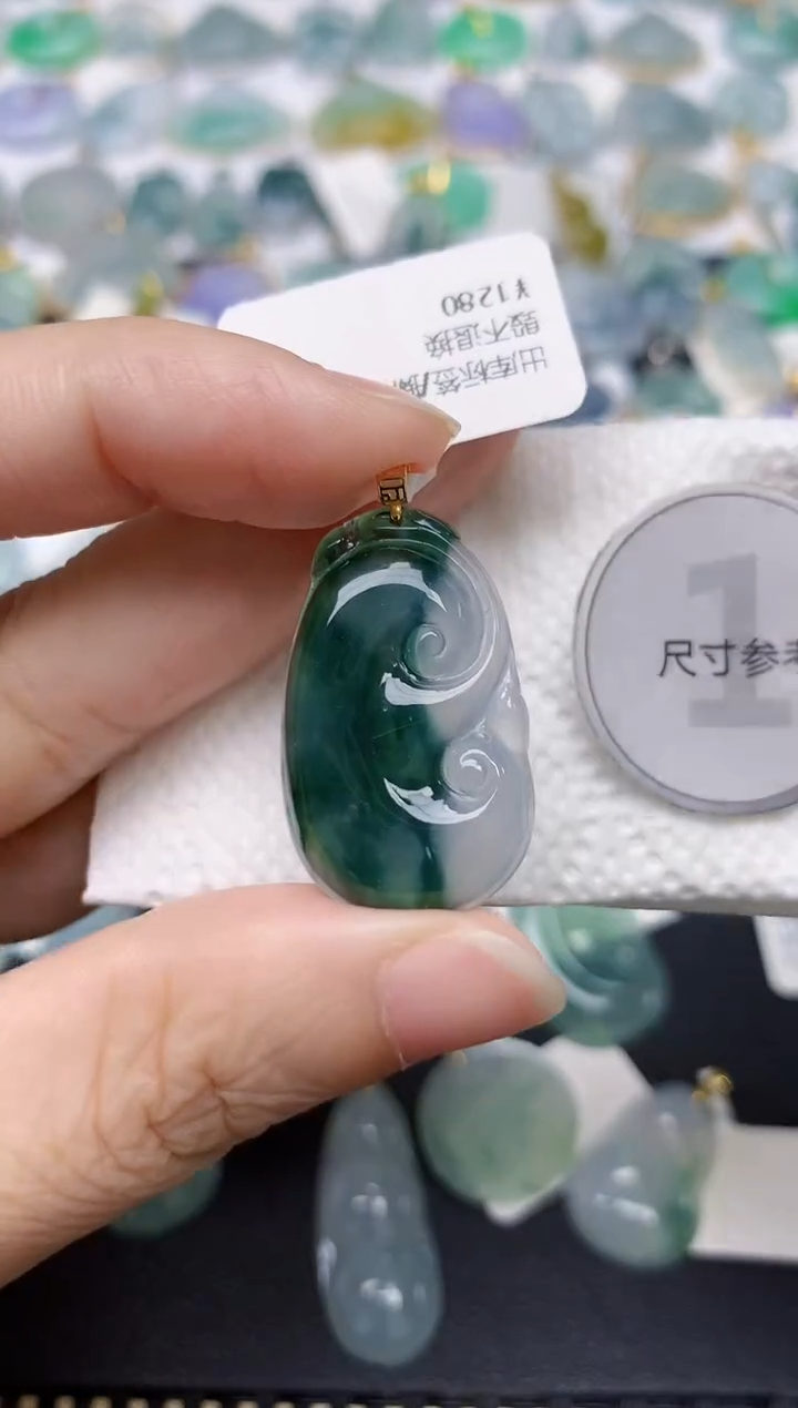 翡翠18K金镶嵌颈饰天然缅甸A货翡翠