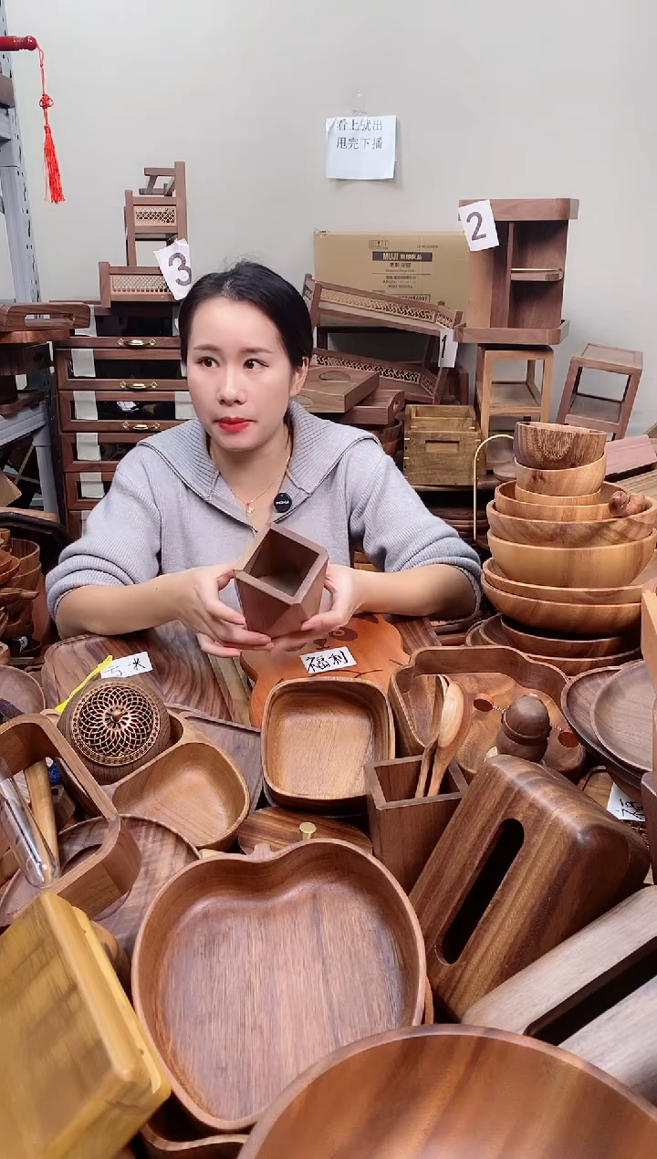 木 北美黑胡桃木菱形笔筒   A