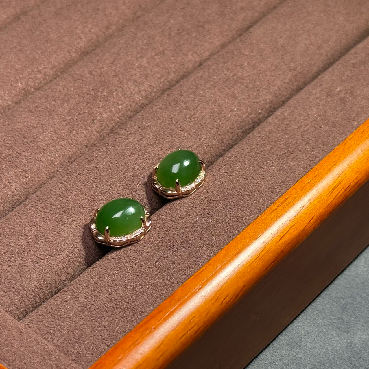 S925银和田玉碧玉时尚蛋面耳钉 新疆发货 微色差
