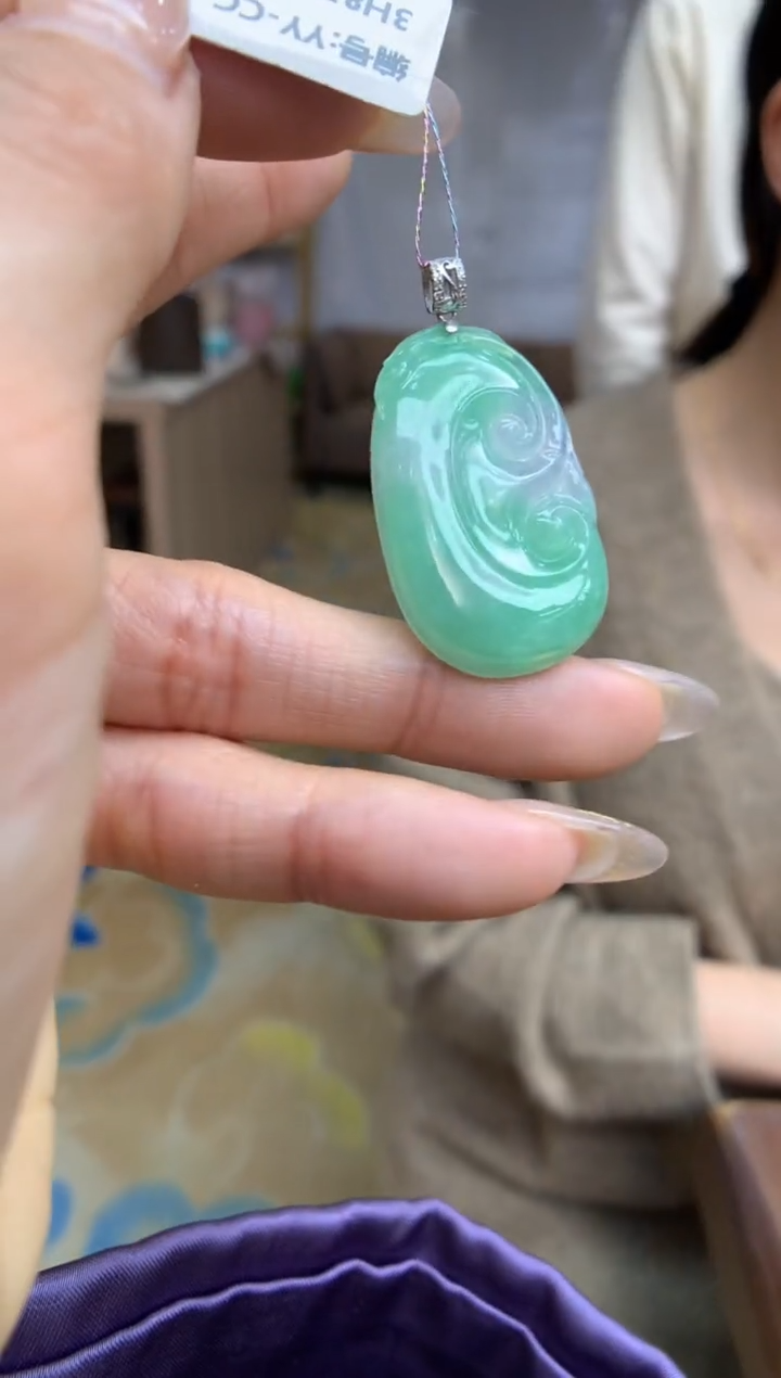 【闪购商品】翡翠颈饰18K金镶嵌如意