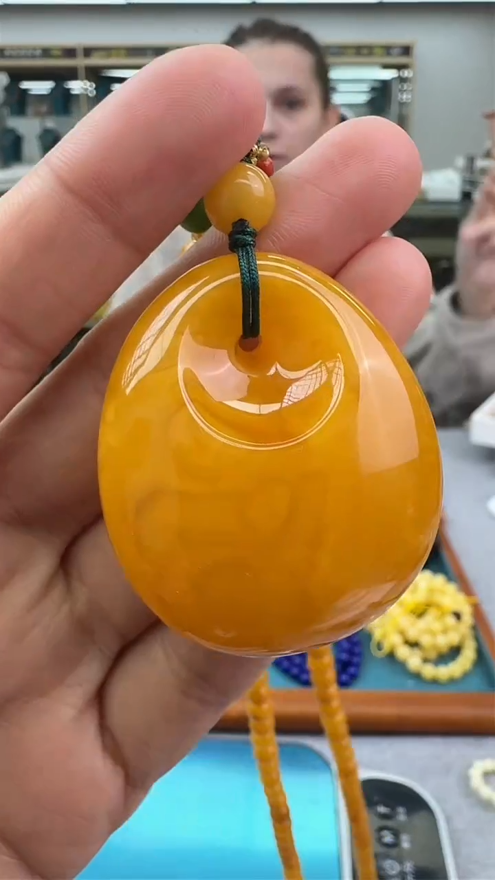 【闪购商品】琥珀颈饰未镶嵌993秒拍号