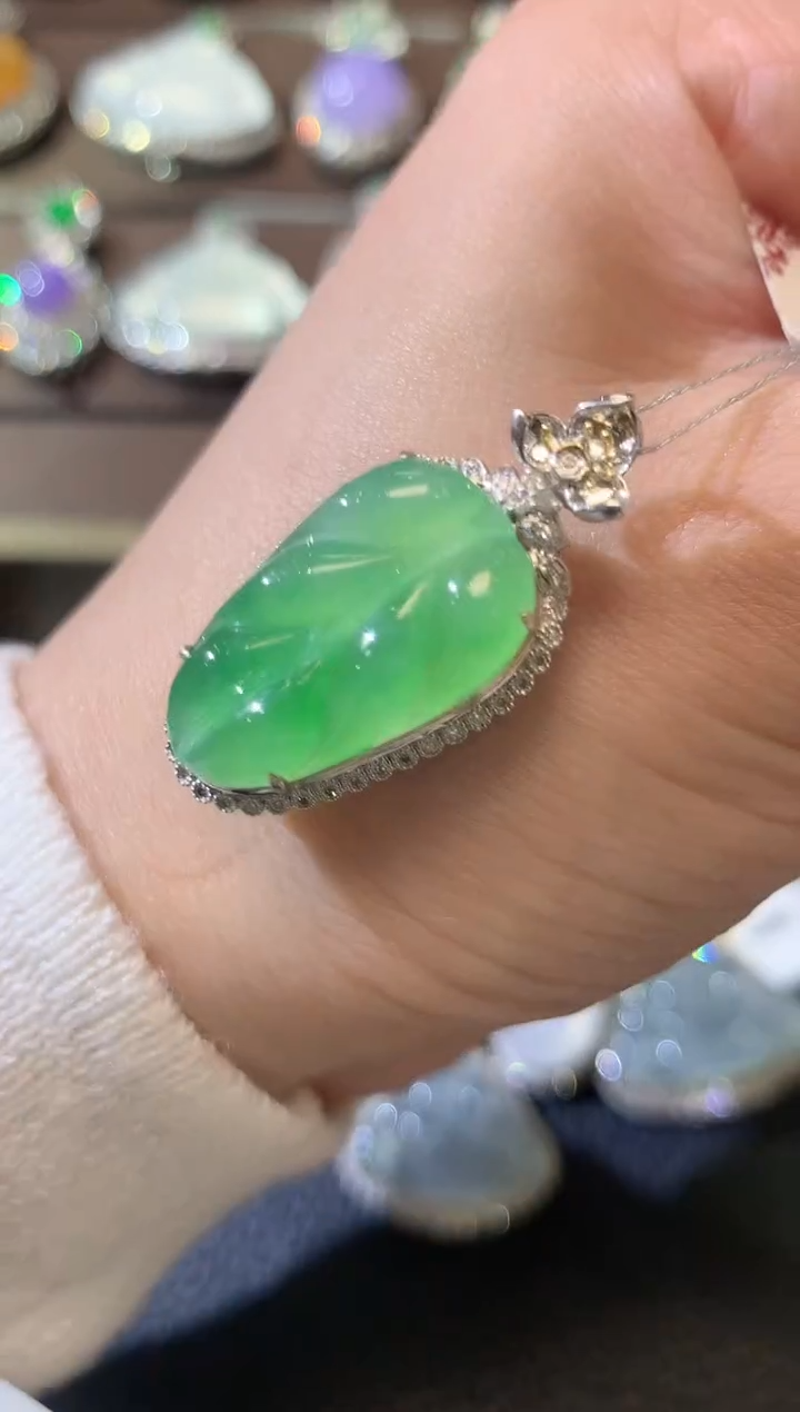 【闪购商品】翡翠吊坠(不含链)18K金镶嵌D28