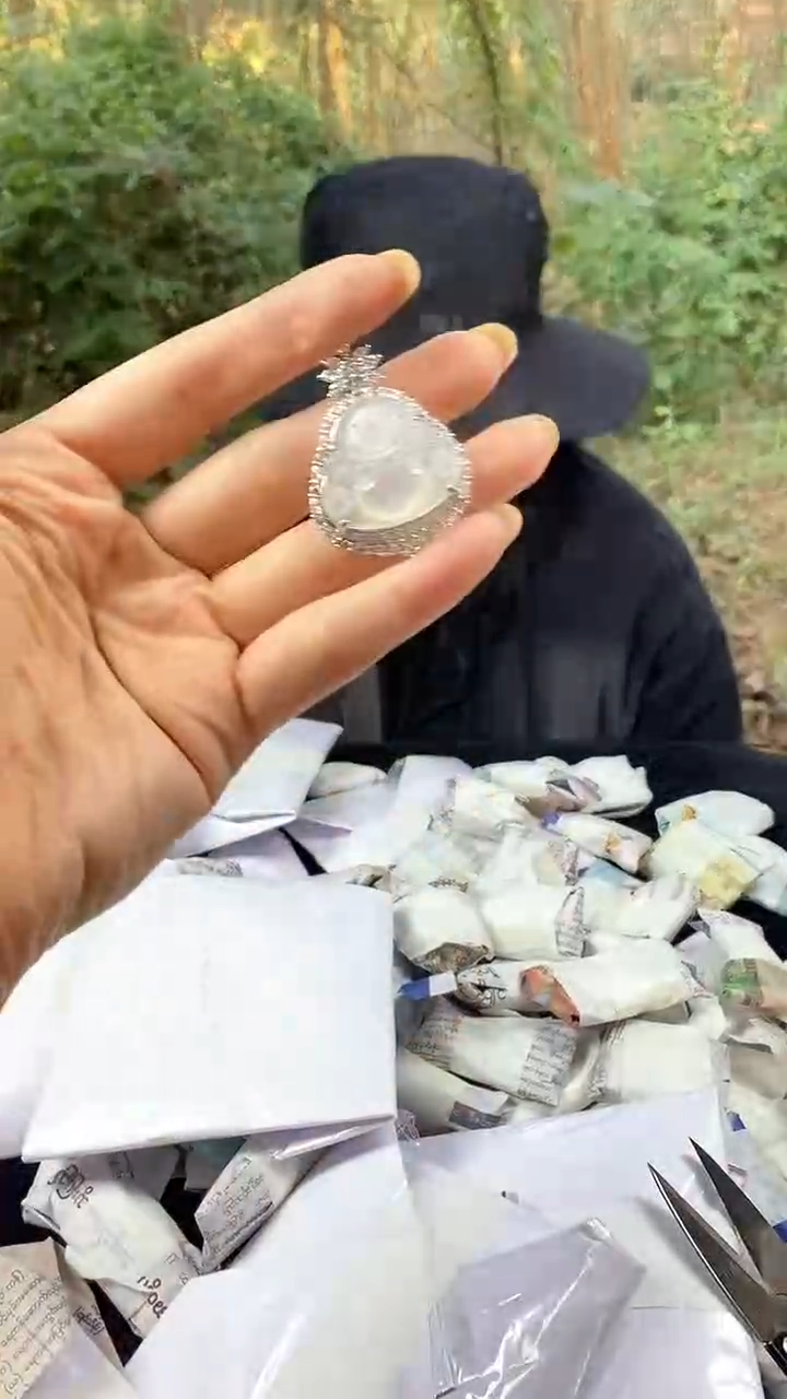 满色吊坠 所见即所得！！