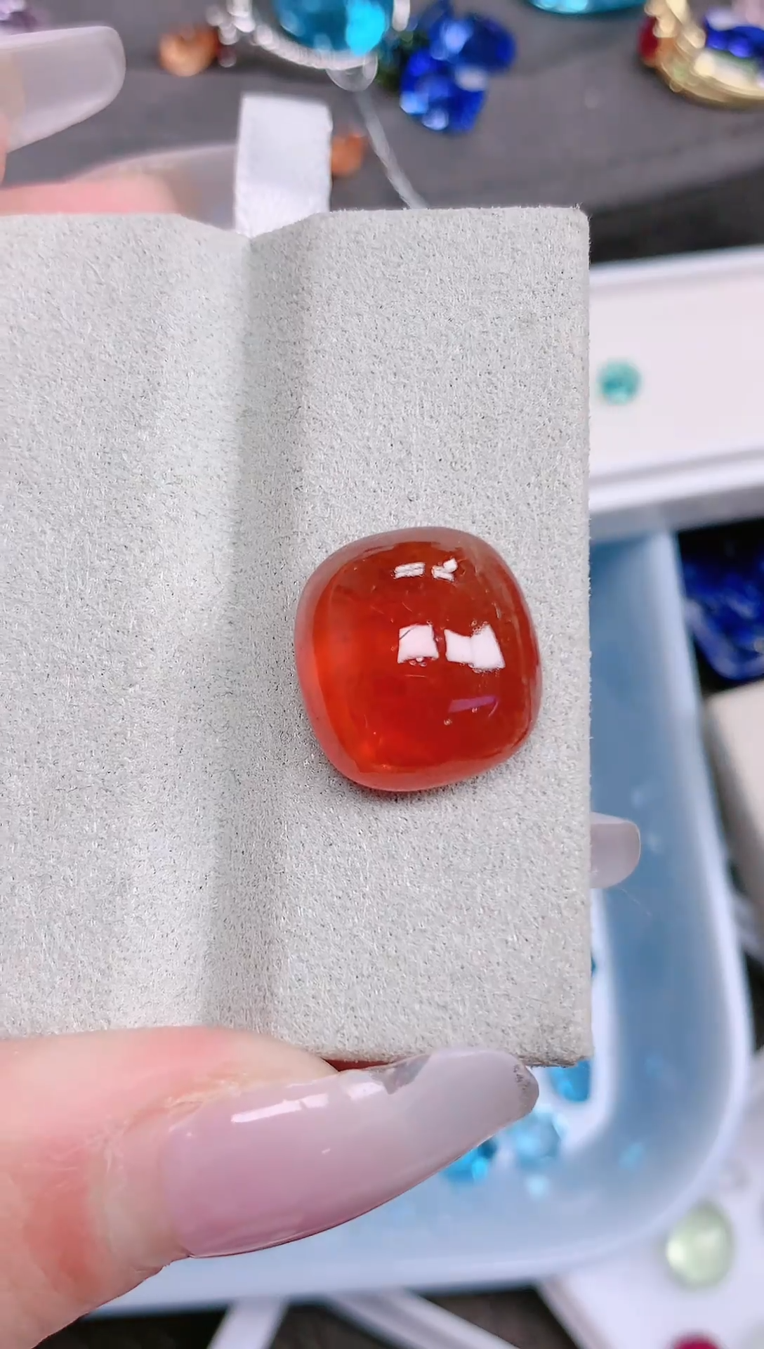 未镶嵌珠宝半成品石榴石（芬达石）18.7ct