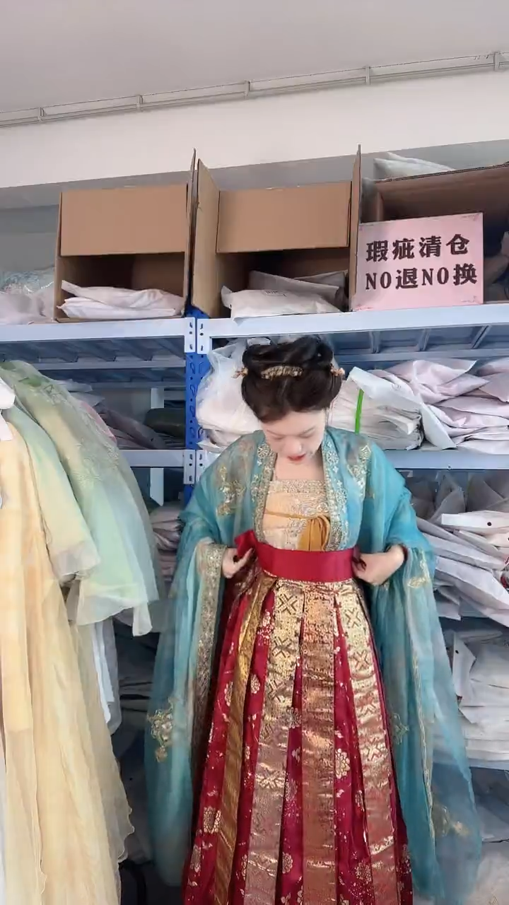 红色裙子 不退换