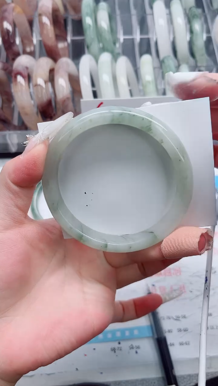 【闪购商品】石英质玉手镯未镶嵌A363-64.6