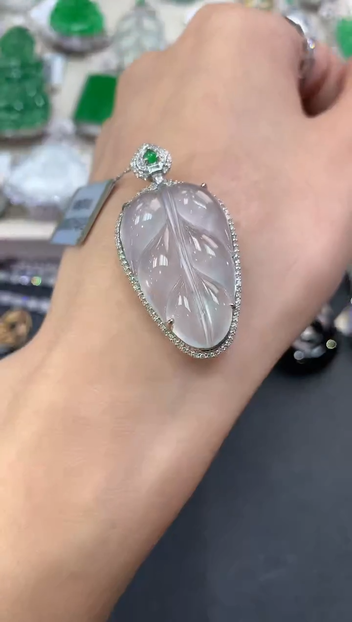 【闪购商品】翡翠吊坠(不含链)18K金镶嵌q79    