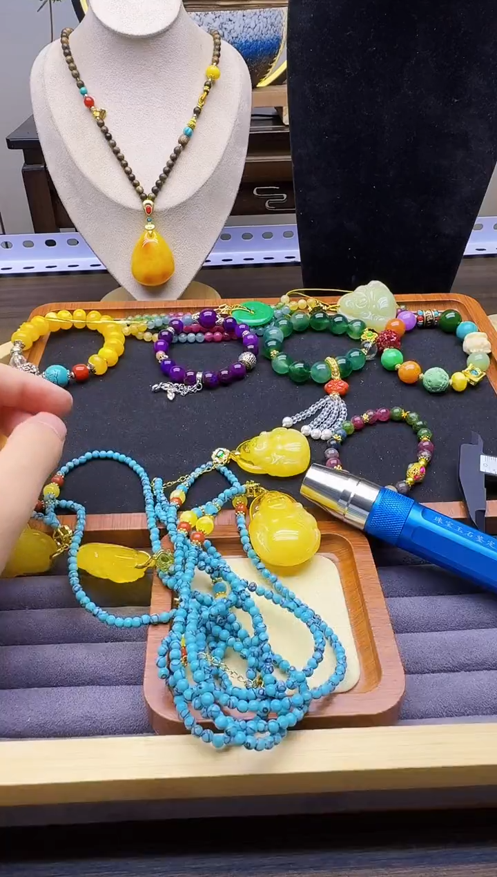 14K金镶嵌颈饰蜜蜡QY22