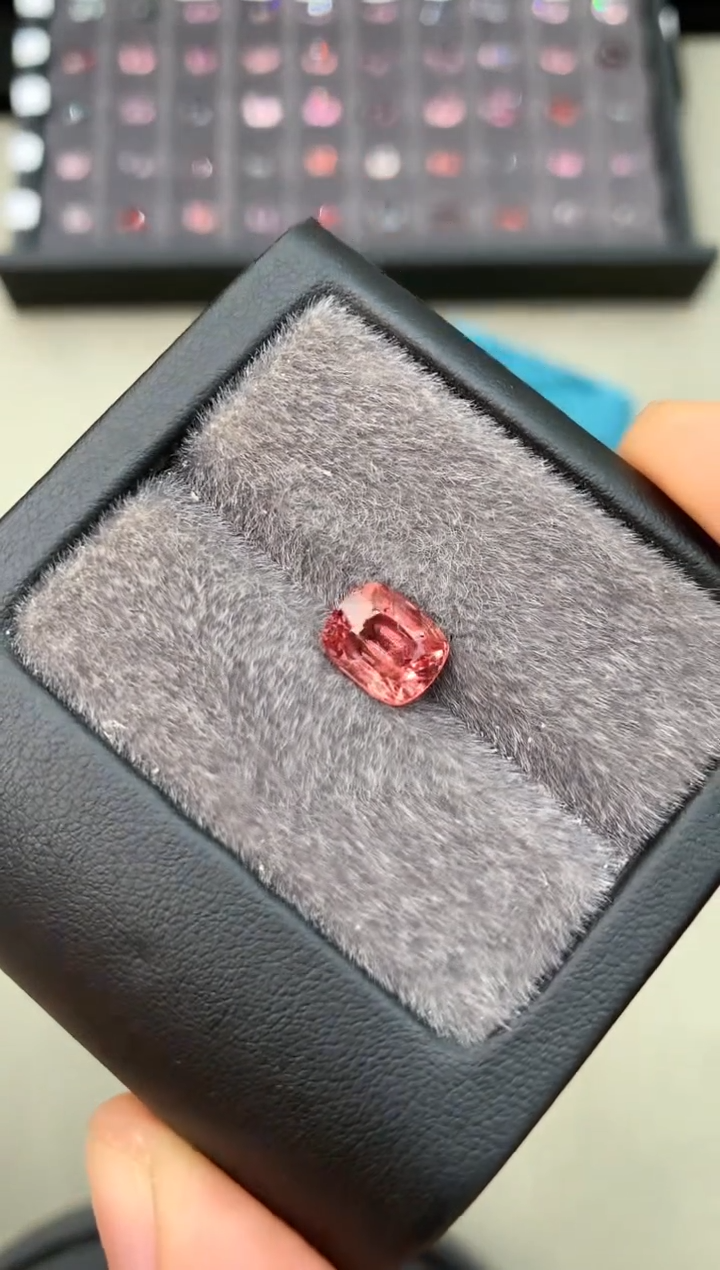 【闪购商品】定制尖晶石裸石未镶嵌2.85ct 枕型 暖色调