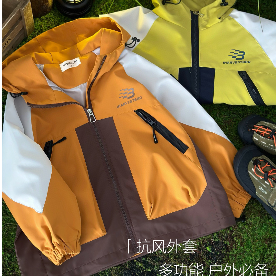 儿童春款户外休闲运动山系森系防风连帽冲锋衣外套洋气风衣