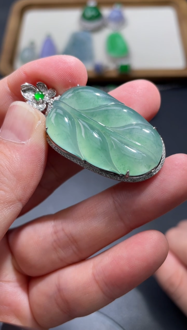 【闪购商品】翡翠颈饰18K金镶嵌87.........