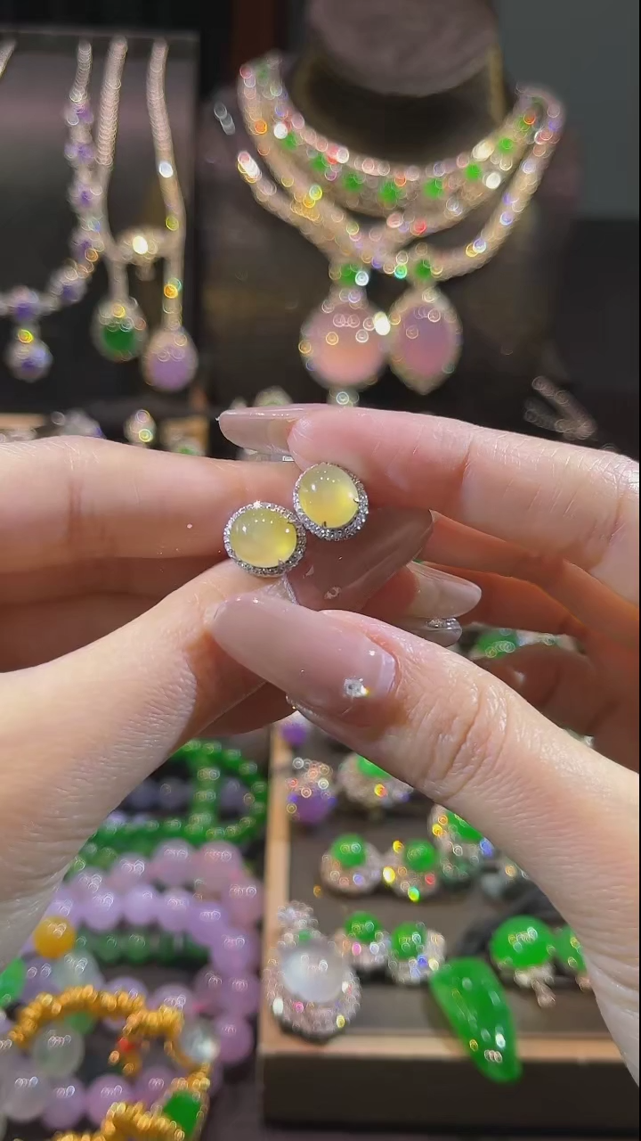 【闪购商品】翡翠耳饰18K金镶嵌耳钉