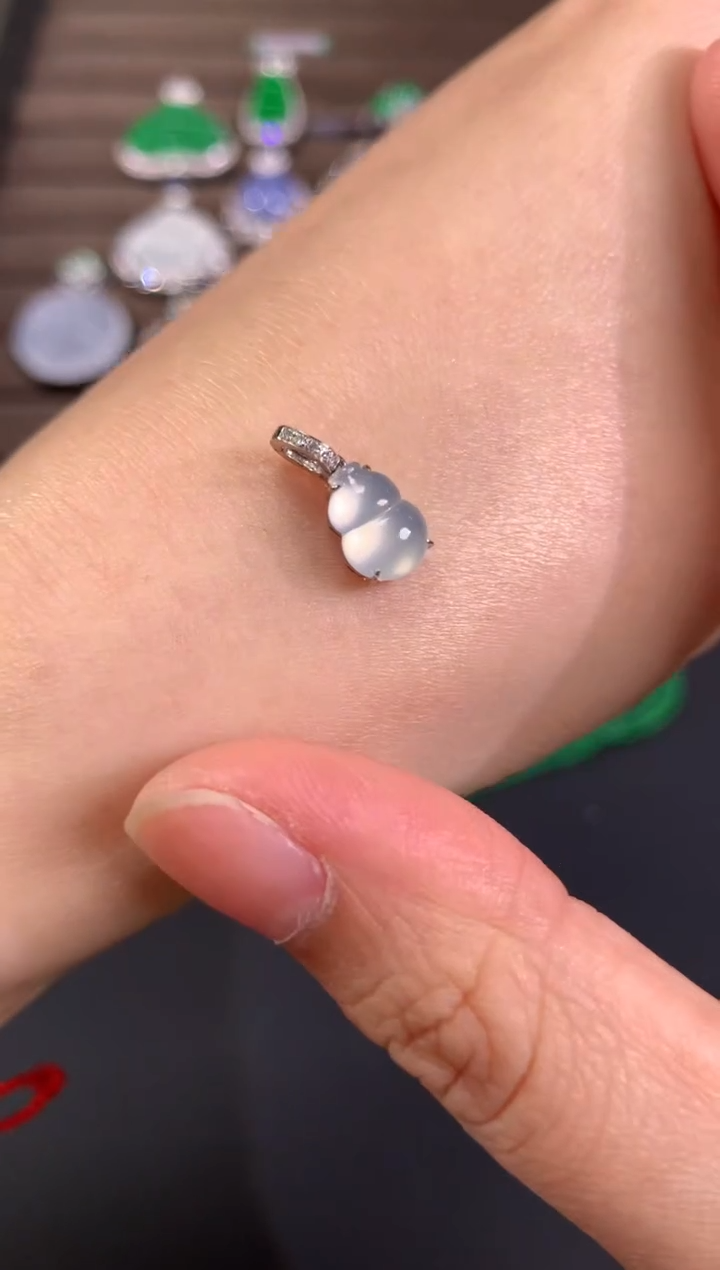 【闪购商品】翡翠吊坠(不含链)18K金镶嵌A564|(多样性发货）拍一发一