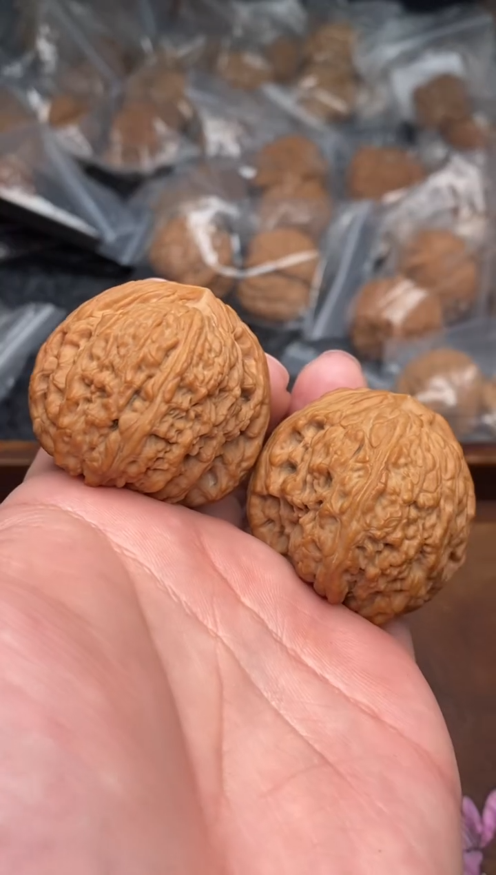 【闪购商品】文玩核桃把件G70号40尺暴雪