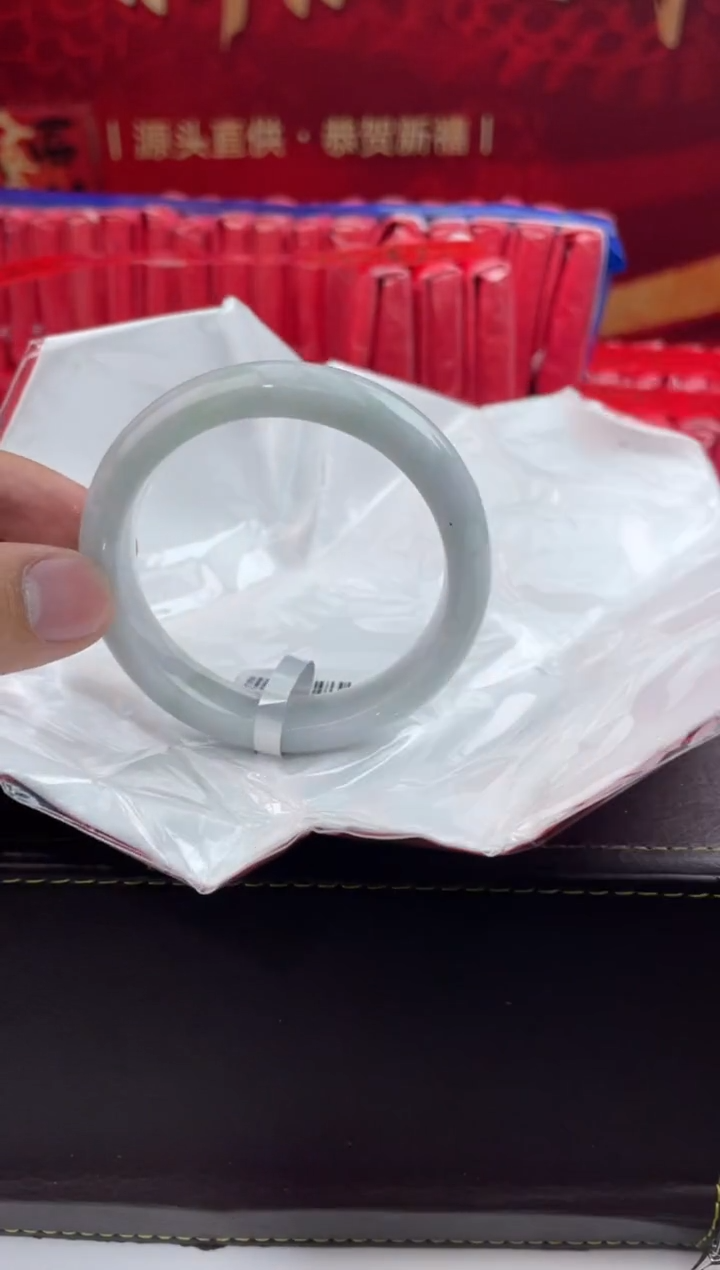 【闪购商品】翡翠手镯未镶嵌14翡翠手镯（微瑕）