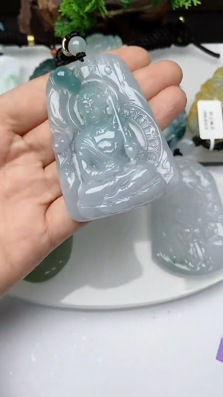 【闪购商品】翡翠颈饰未镶嵌        