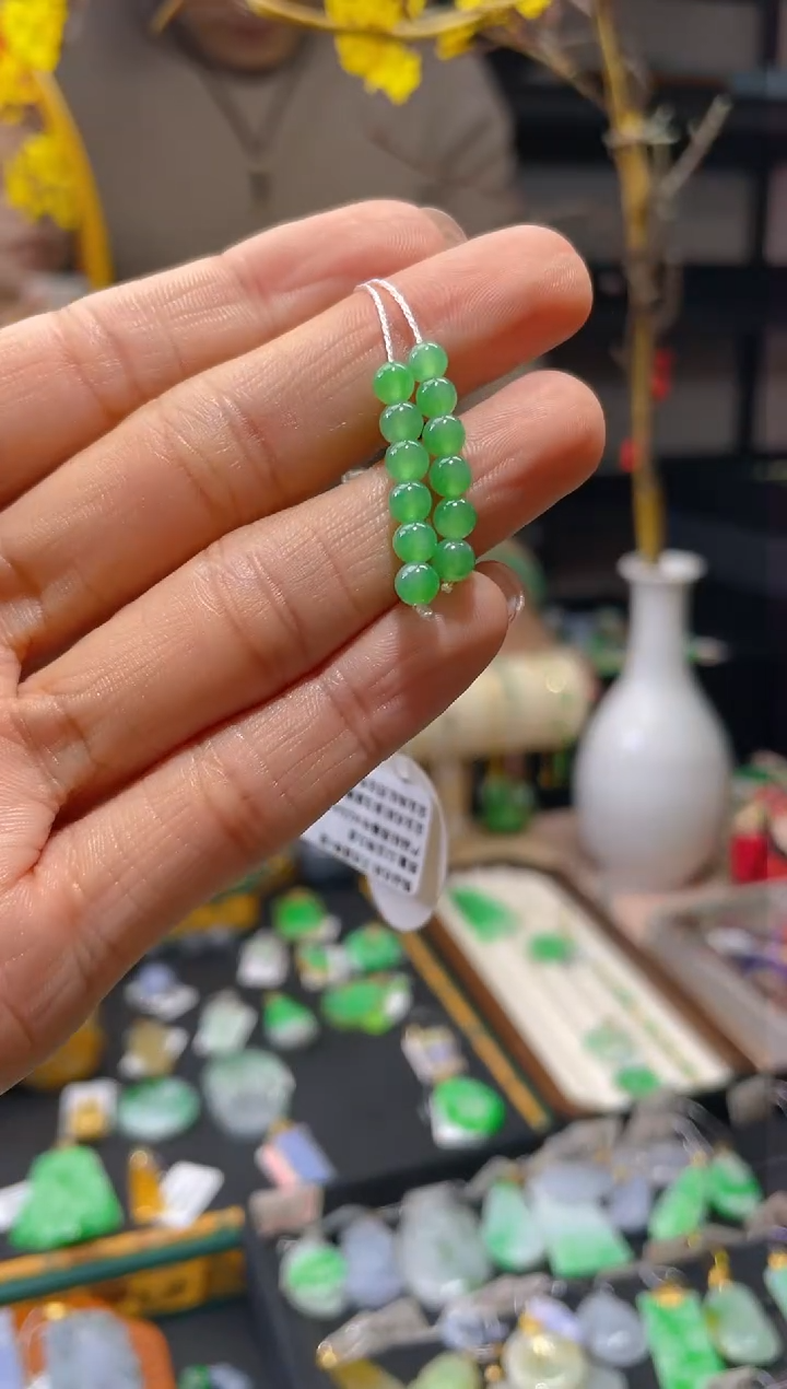 【闪购商品】翡翠颈饰未镶嵌假一赔三