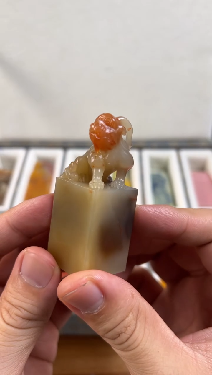 老挝石双彩古兽钮章2.5*2.5*6.4