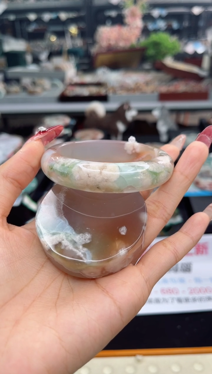 【闪购商品】石英质玉手镯未镶嵌57圈口（赠品镯心）S94513