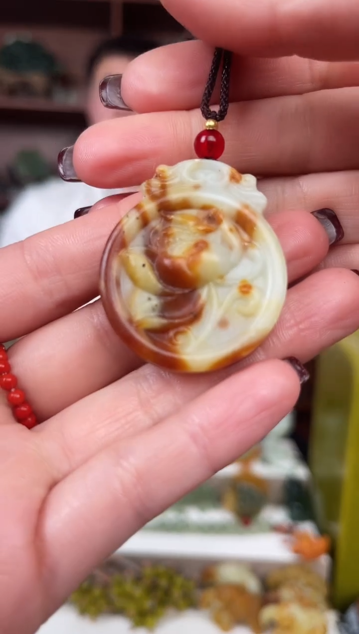 未镶嵌蛇纹石玉颈饰·