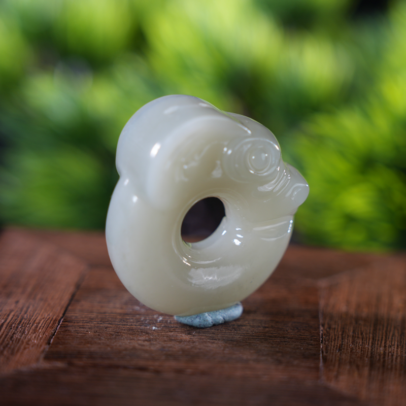 lot12 和田玉玉猪龙挂件/QG51222-184329 保利山东