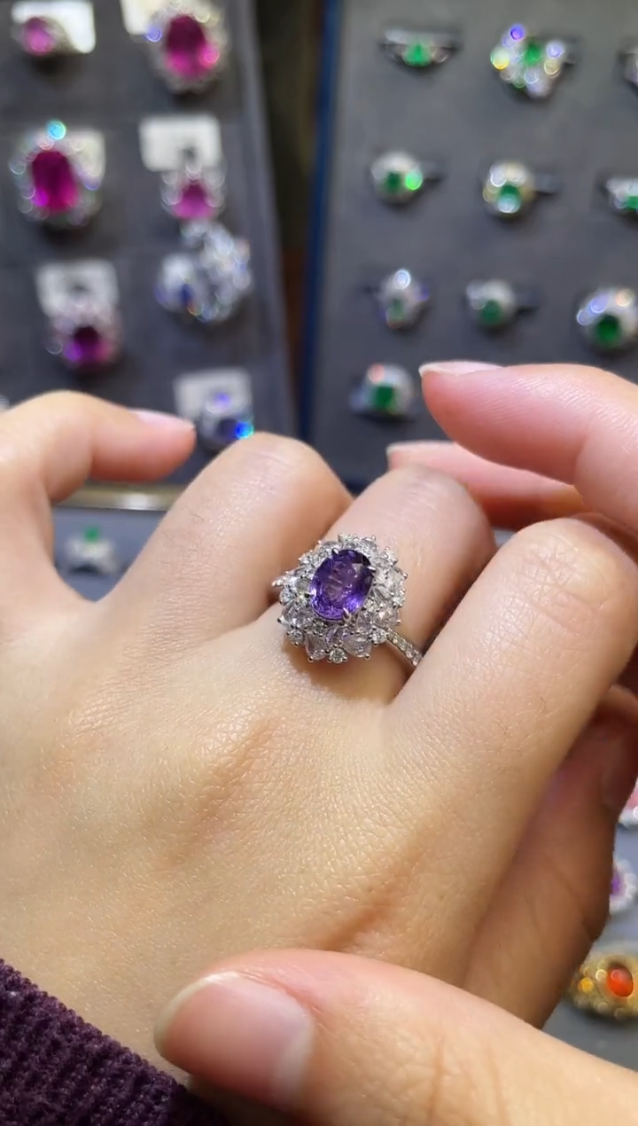 【闪购商品】彩色蓝宝石戒指18K金镶嵌1.6ct