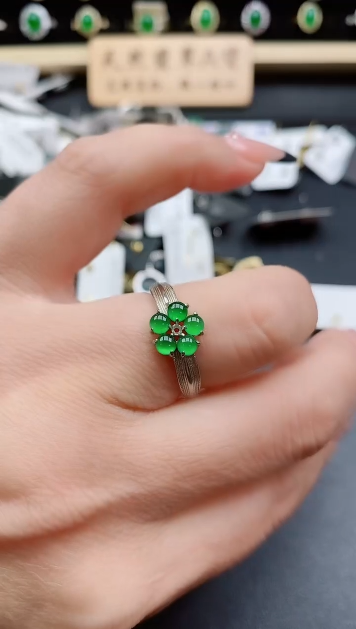 银S925镶嵌戒指翡翠1