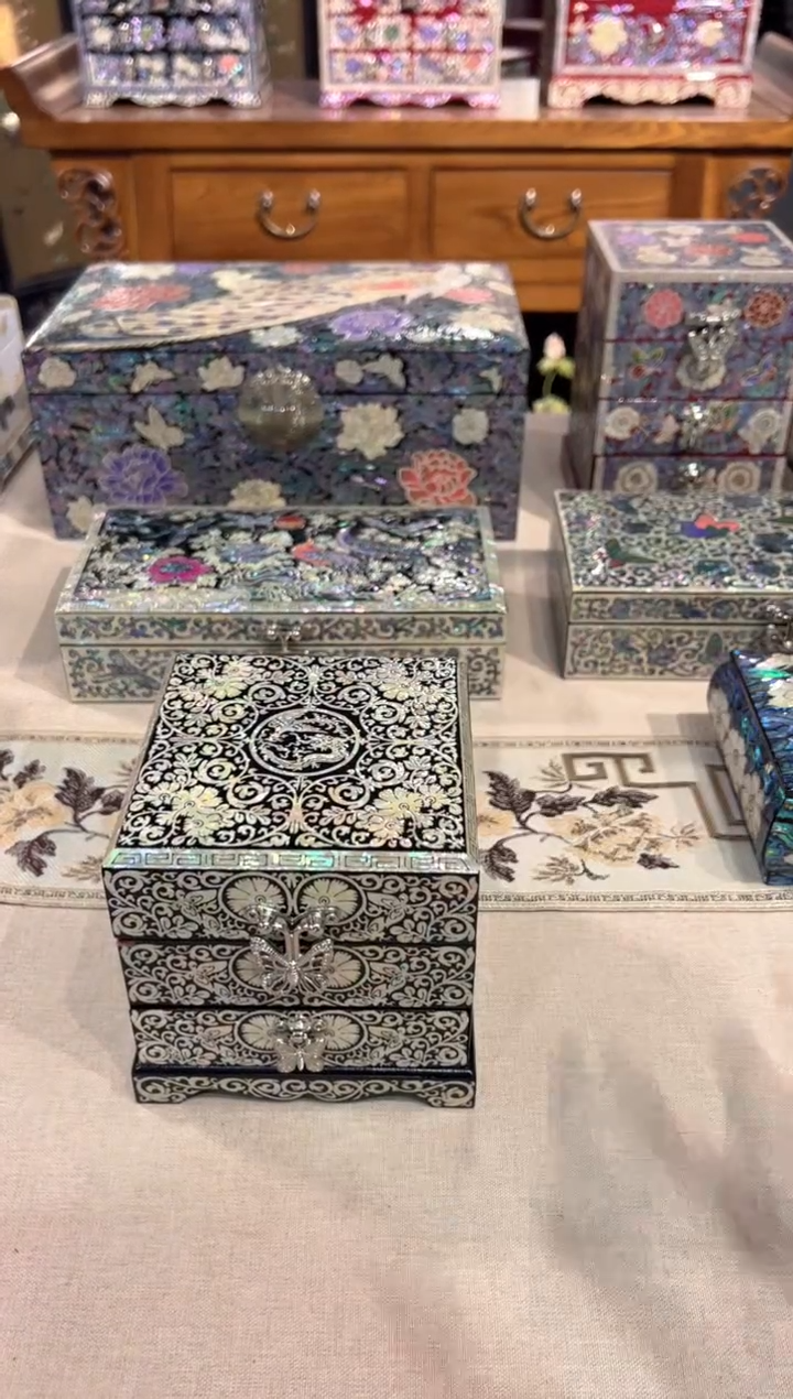 【闪购商品】黑底龙凤·弘贝雅螺钿漆器文化馆