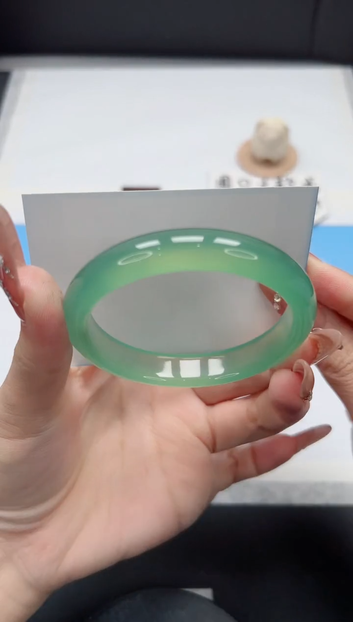 【闪购商品】石英质玉手镯未镶嵌398/56.7晴水