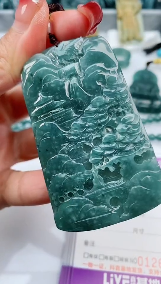 【闪购商品】翡翠颈饰未镶嵌             