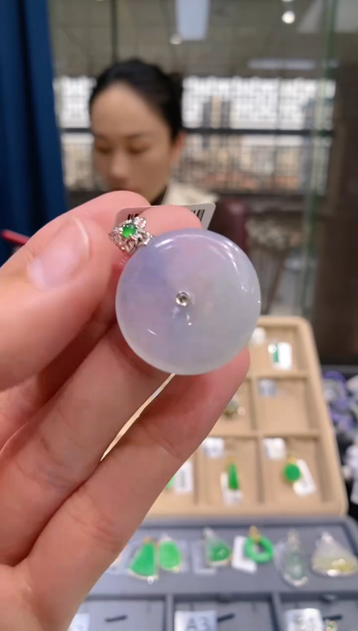 【闪购商品】翡翠吊坠(不含链)18K金镶嵌平安扣