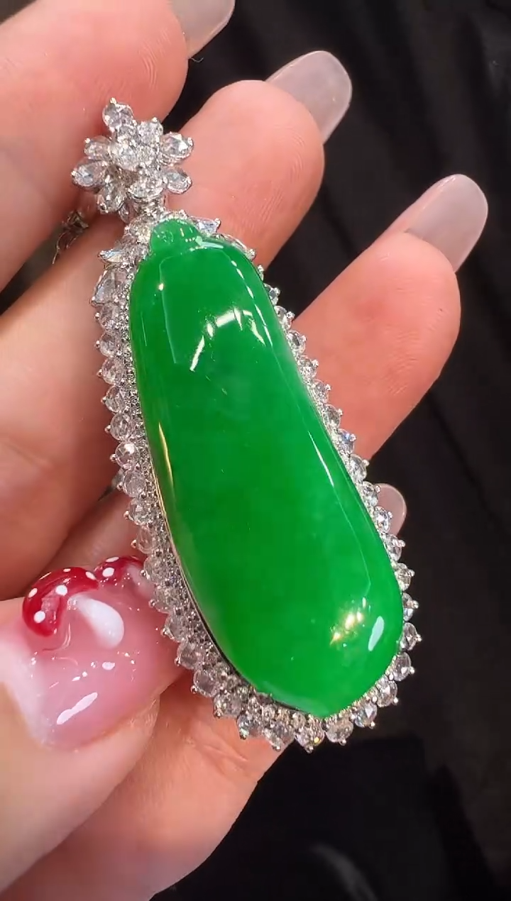 【闪购商品】翡翠颈饰18K金镶嵌吊坠