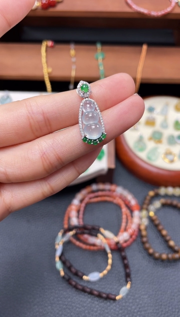 【闪购商品】翡翠吊坠(不含链)18K金镶嵌一个  JK713