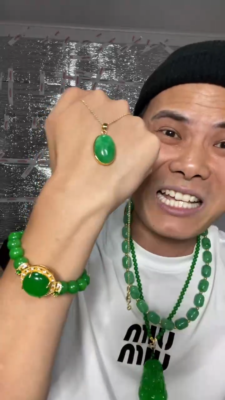 翡翠未镶嵌吊坠(赠链)【小伍珠宝】高端辣阳绿飘花鸽子蛋吊坠