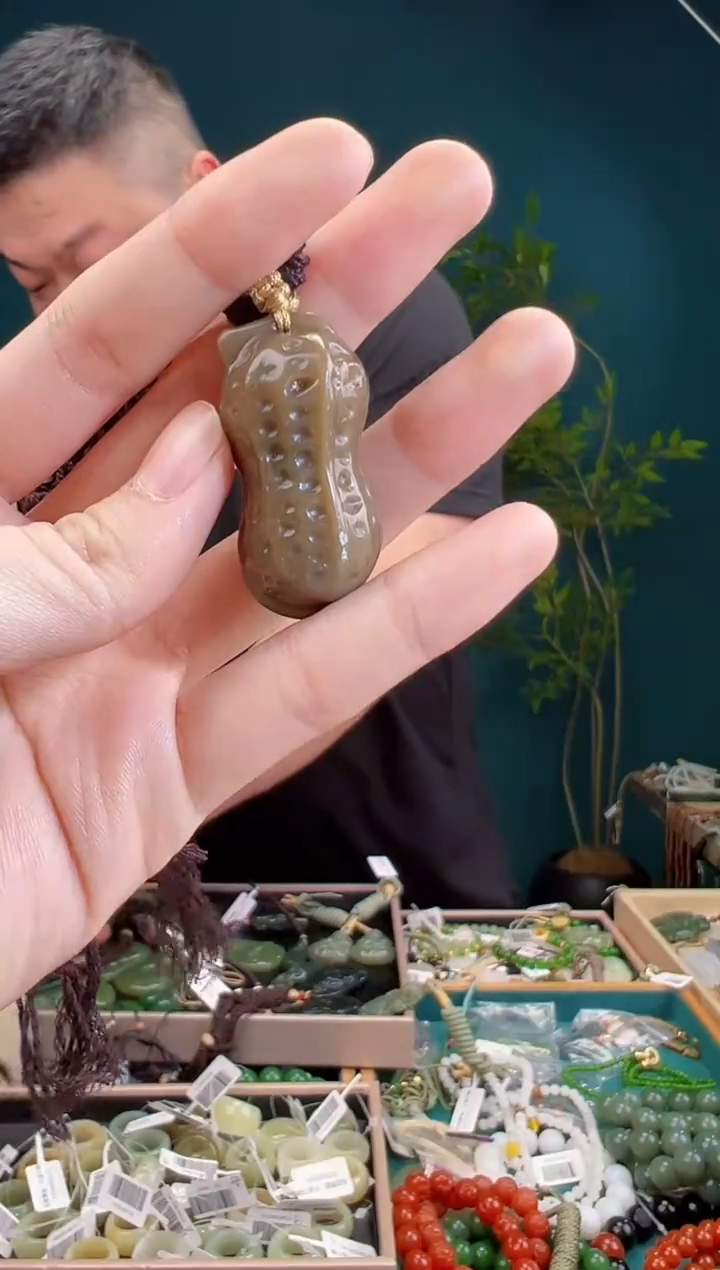 颈饰未镶嵌和田玉一物一证 拍一单发一个