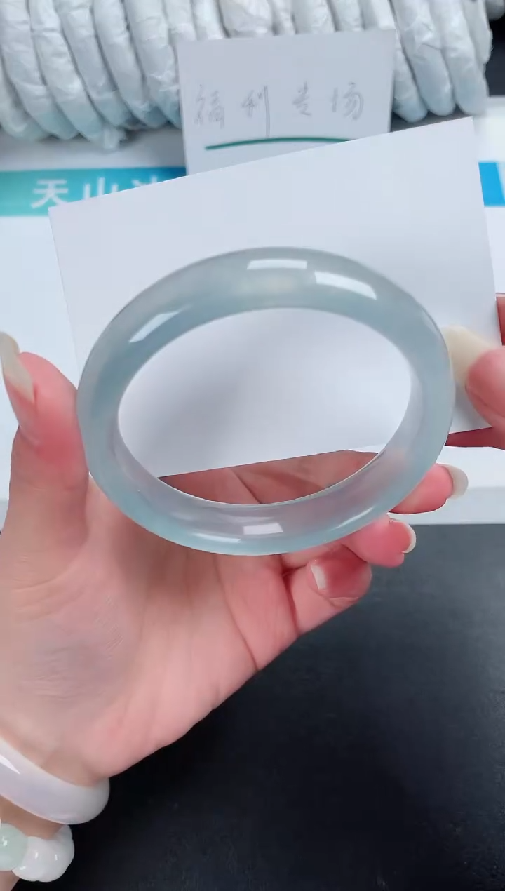 【闪购商品】石英质玉手镯未镶嵌247-61.5