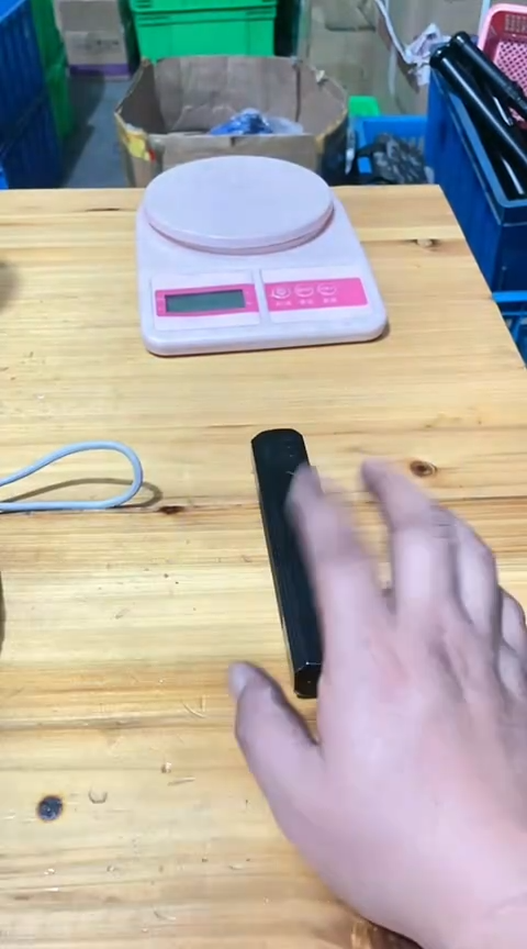 B409紫光手电内置电池微瑕