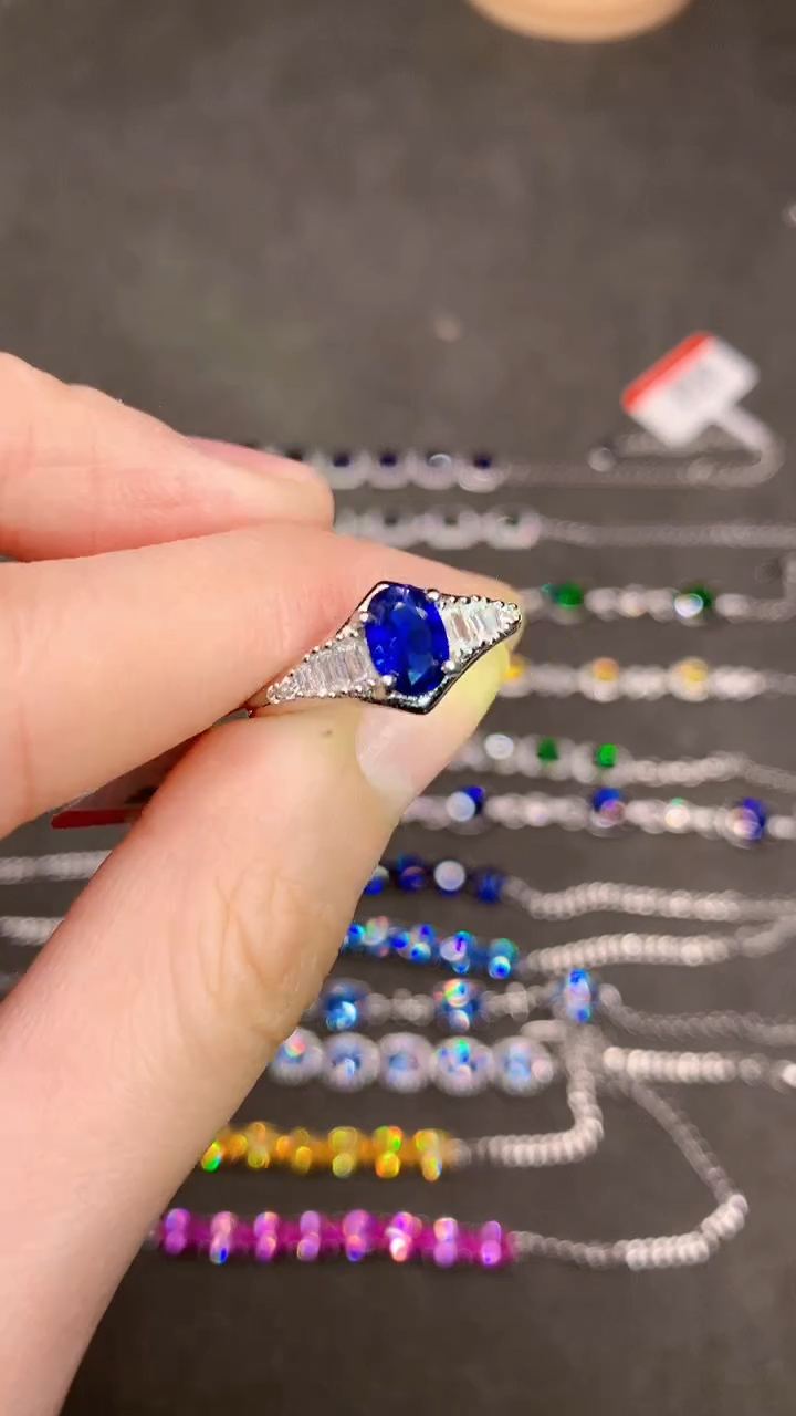 【闪购商品】蓝宝石戒指银S925镶嵌......