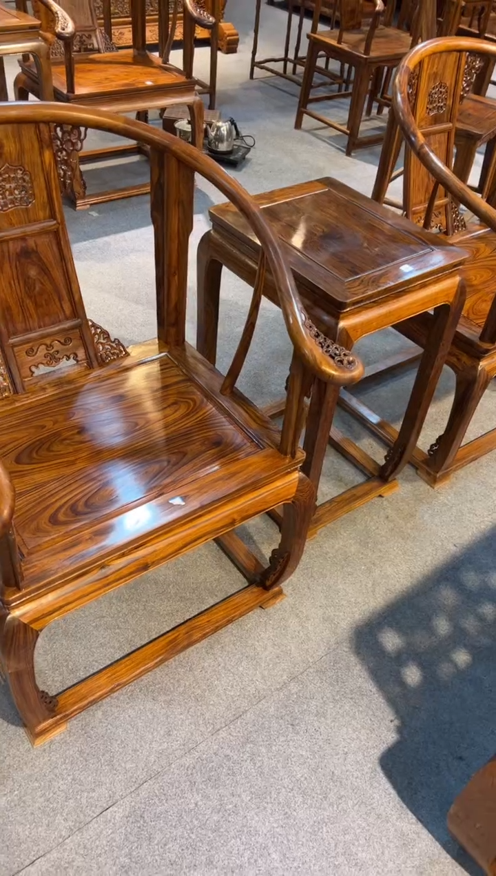 【闪购商品】花梨木类木雕椅子一对