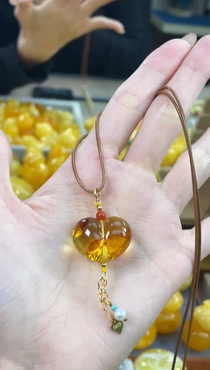 裸石琥珀未镶嵌J10